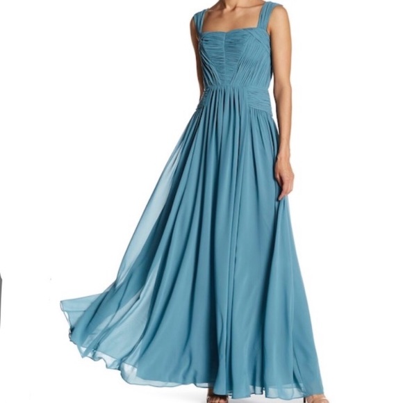 Vera Wang Dresses & Skirts - NWT Vera wang occasional long gown/ dress size 10